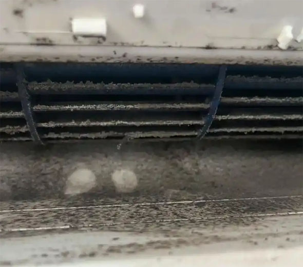 康保空调吹的风有股烧焦味是怎么回事